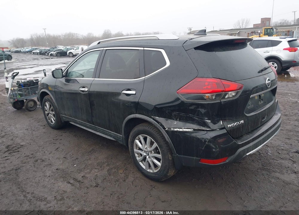 2018 NISSAN ROGUE SV VIN: KNMAT2MVXJP610834