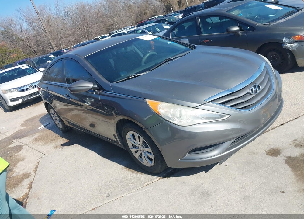 2013 HYUNDAI SONATA GLS VIN: 5NPEB4AC3DH513672