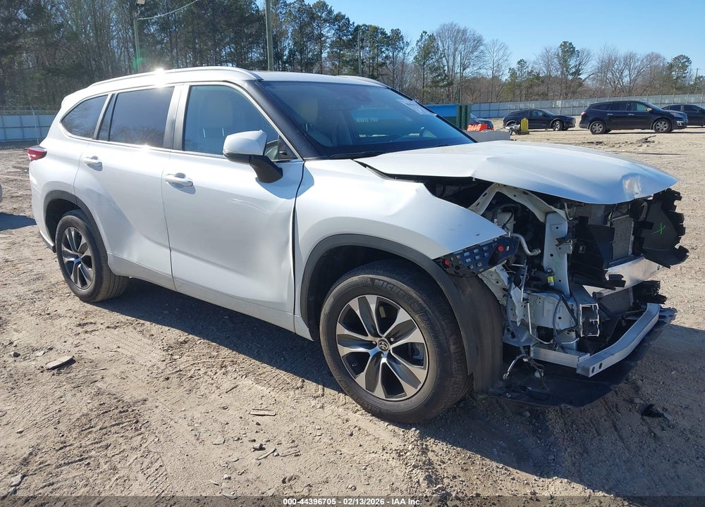 2023 TOYOTA HIGHLANDER XLE VIN: 5TDKDRAH3PS029442