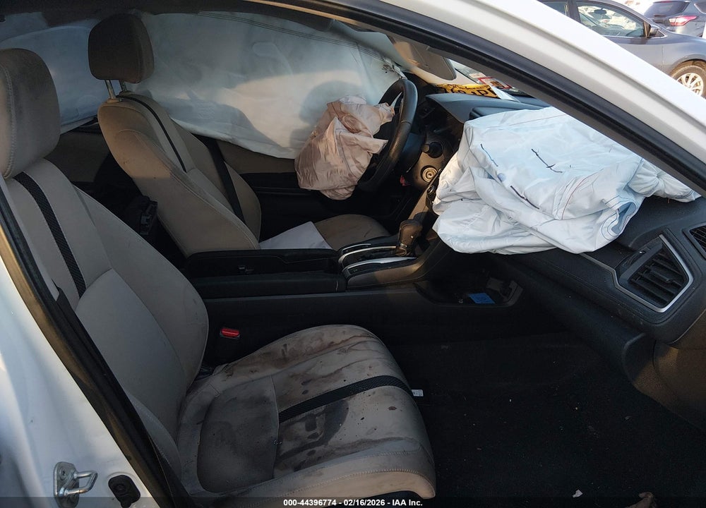 2019 HONDA CIVIC LX VIN: 2HGFC2F6XKH548015