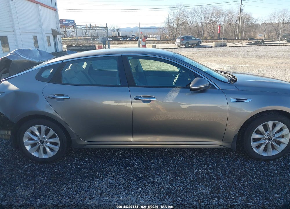 2016 KIA OPTIMA EX VIN: 5XXGU4L38GG042893