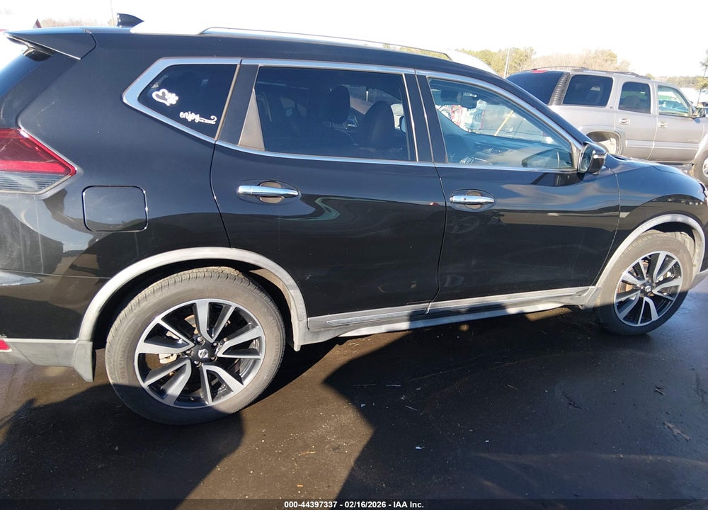 2018 NISSAN ROGUE SL VIN: JN8AT2MV9JW325567