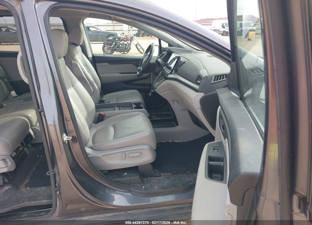2018 HONDA ODYSSEY EX-L VIN: 5FNRL6H7XJB049857