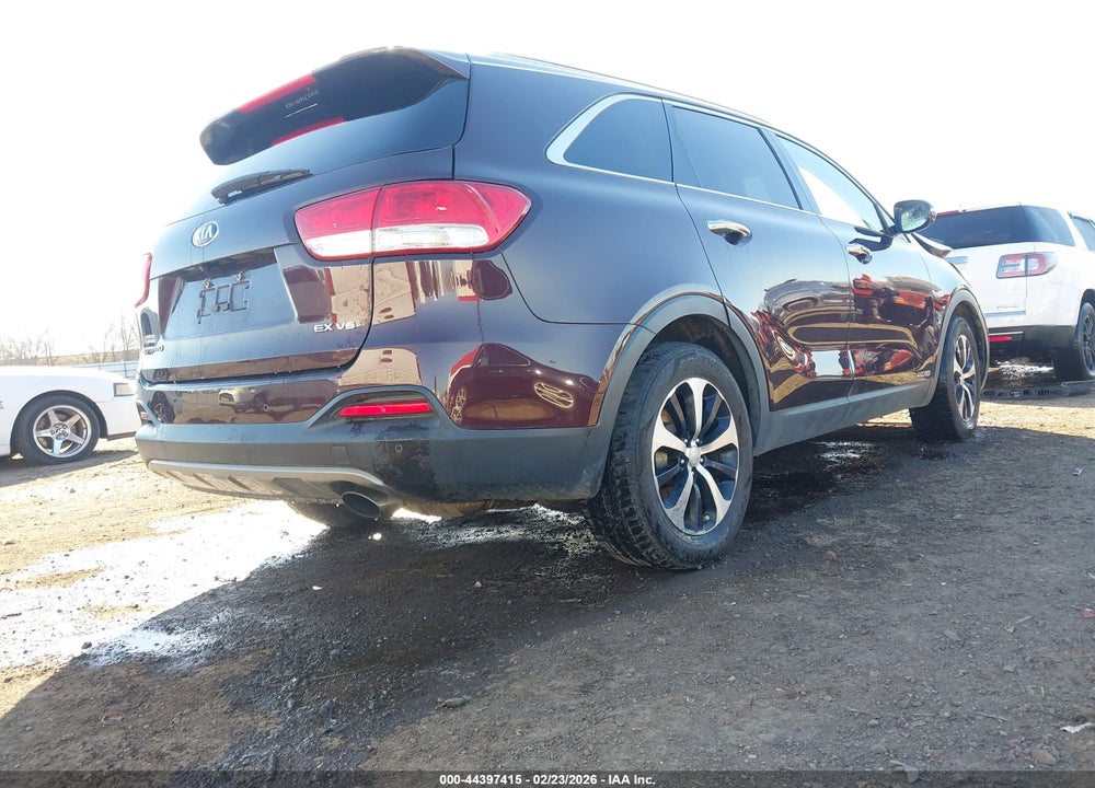 2016 KIA SORENTO 3.3L EX VIN: 5XYPHDA52GG065803