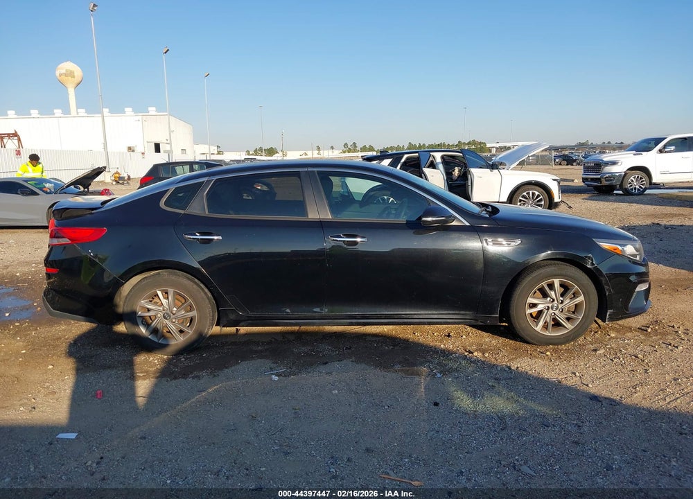 2019 KIA OPTIMA VIN: 5XXGT4L36KG348275
