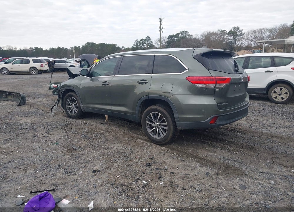 2019 TOYOTA HIGHLANDER XLE VIN: 5TDKZRFH4KS317800