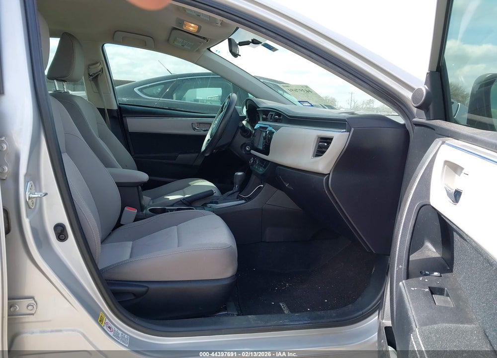 2015 TOYOTA COROLLA LE VIN: 5YFBURHE1FP282049