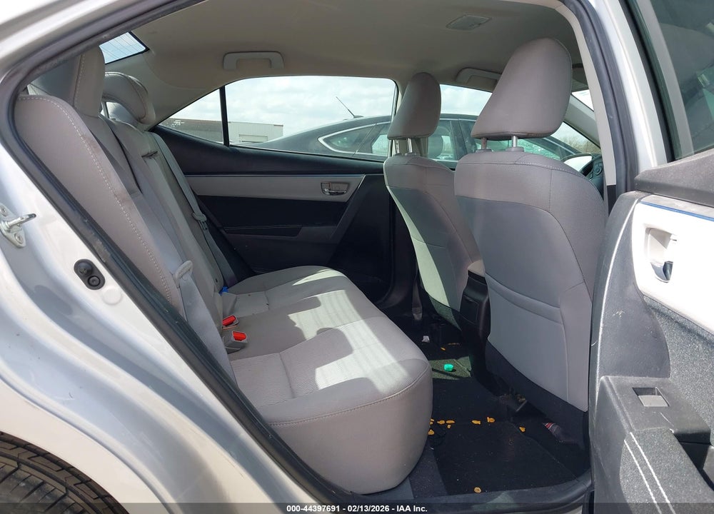 2015 TOYOTA COROLLA LE VIN: 5YFBURHE1FP282049