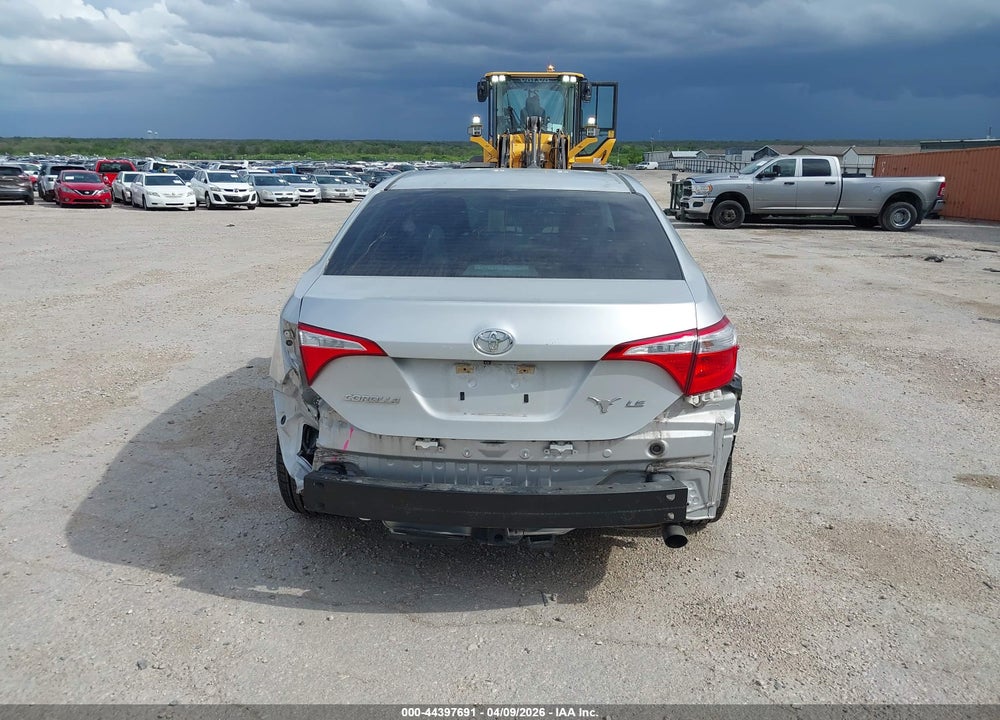 2015 TOYOTA COROLLA LE VIN: 5YFBURHE1FP282049