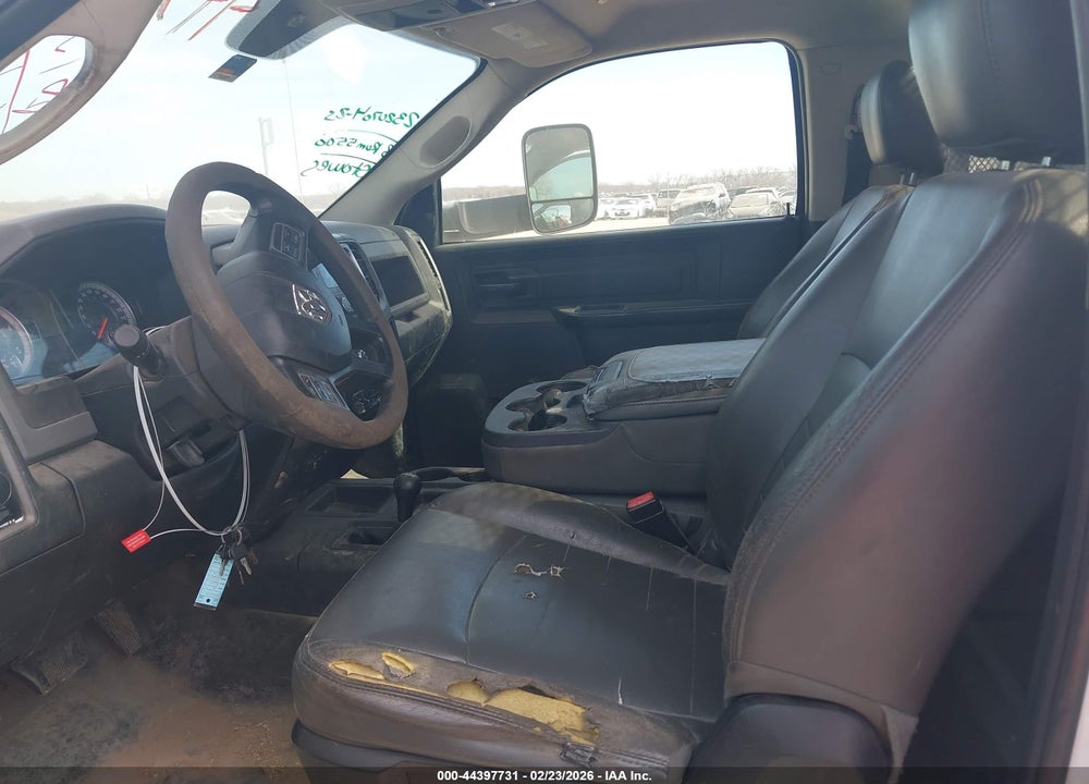 2018 RAM 5500 CHASSIS TRADESMAN/SLT VIN: 3C7WRNBLXJG233615