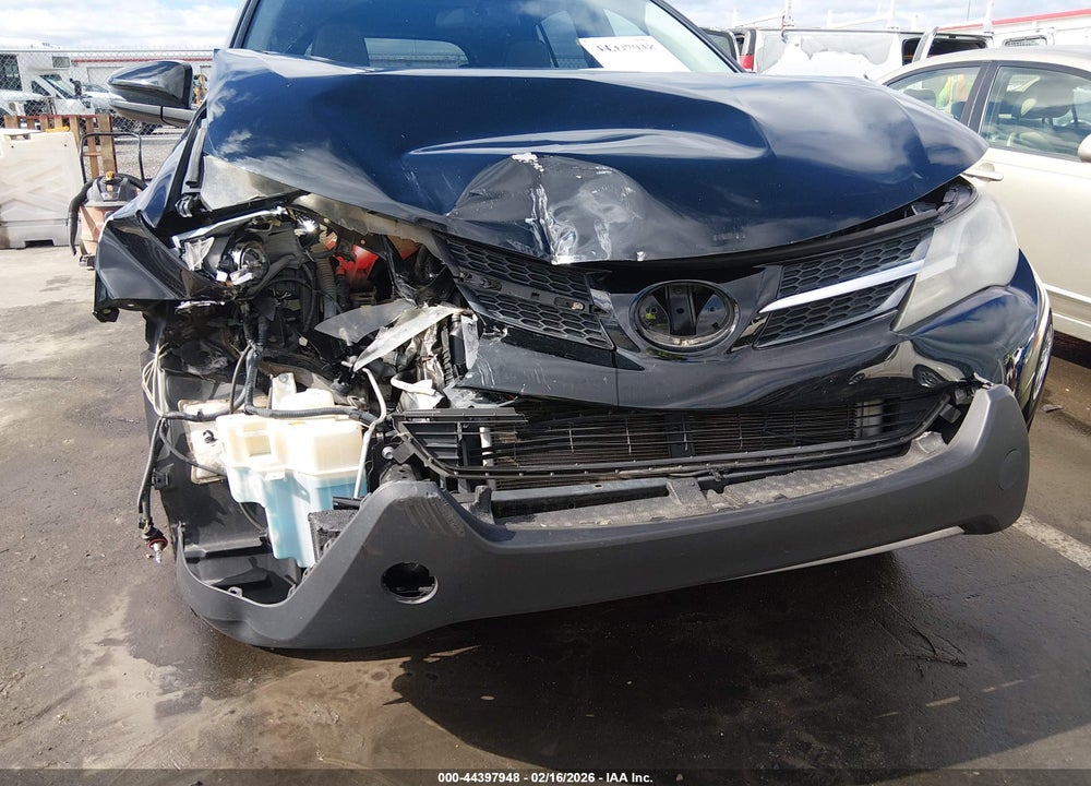 2015 TOYOTA RAV4 XLE VIN: 2T3RFREV7FW292930