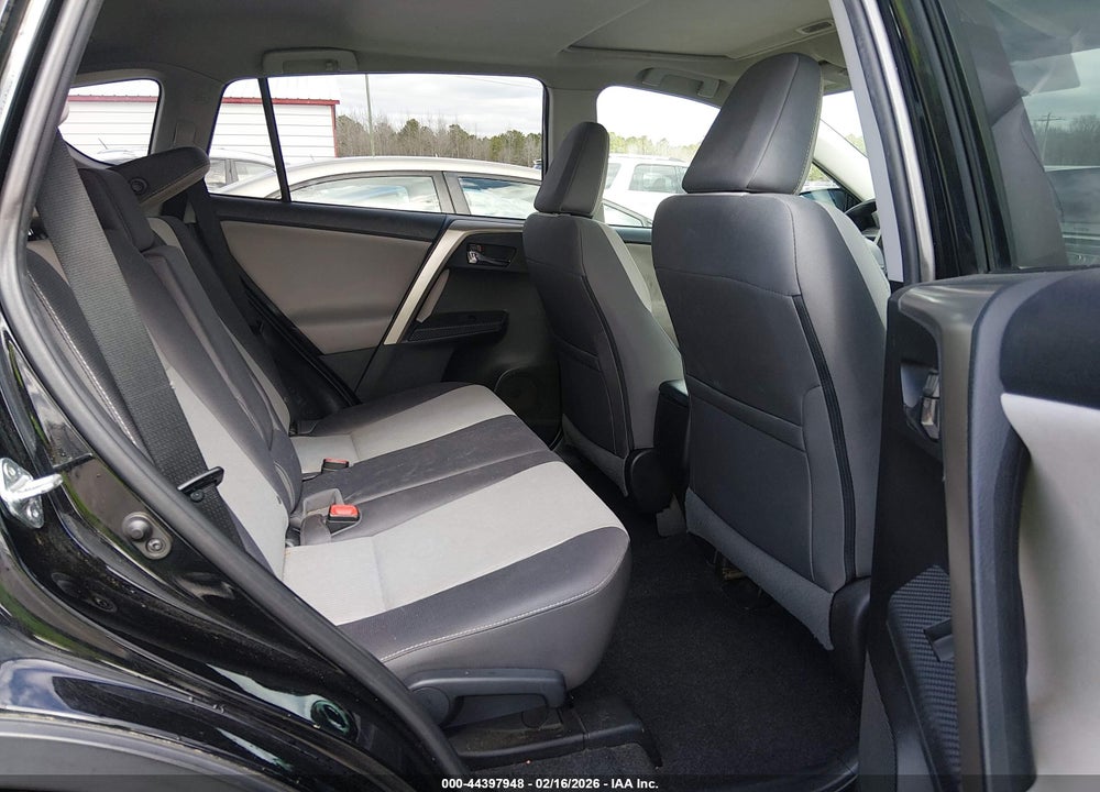 2015 TOYOTA RAV4 XLE VIN: 2T3RFREV7FW292930