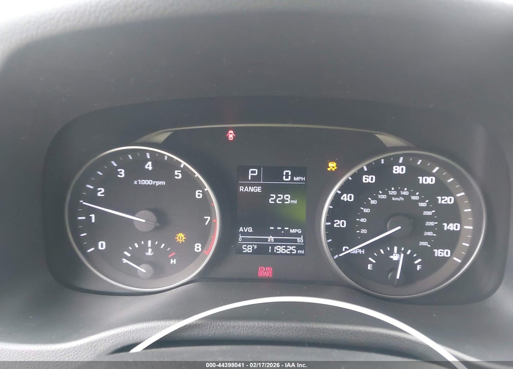 2017 HYUNDAI ELANTRA SE VIN: 5NPD84LFXHH025567