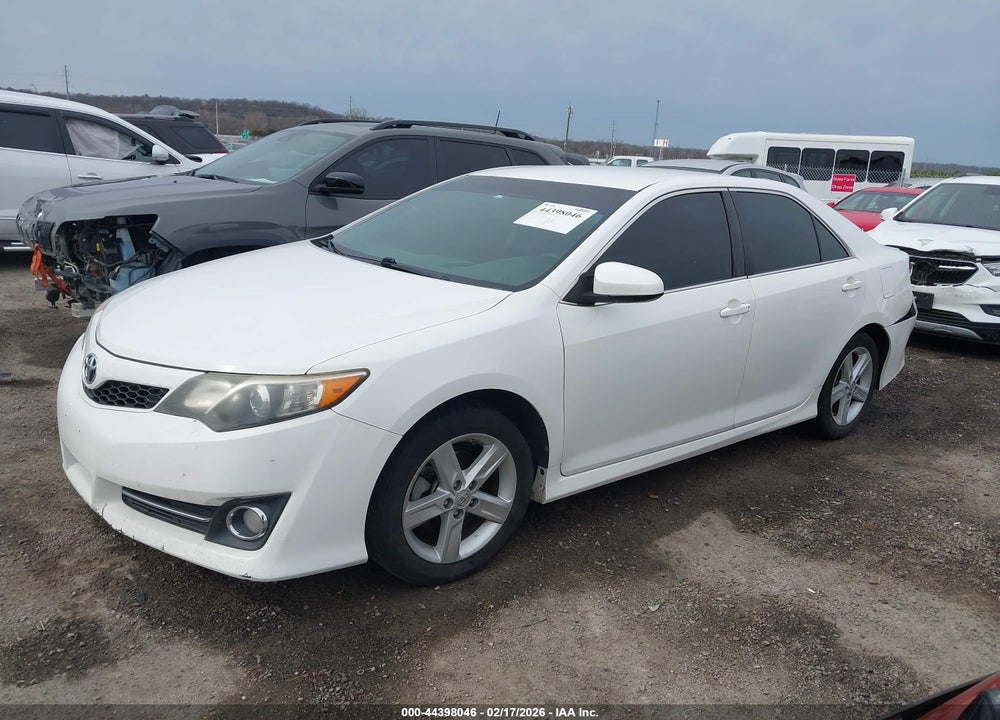 2014 TOYOTA CAMRY SE VIN: 4T1BF1FK8EU417075