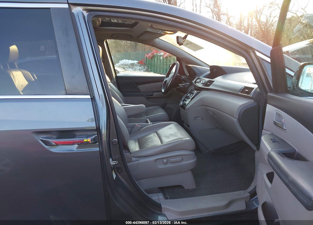 2011 HONDA ODYSSEY EX-L VIN: 5FNRL5H68BB077174