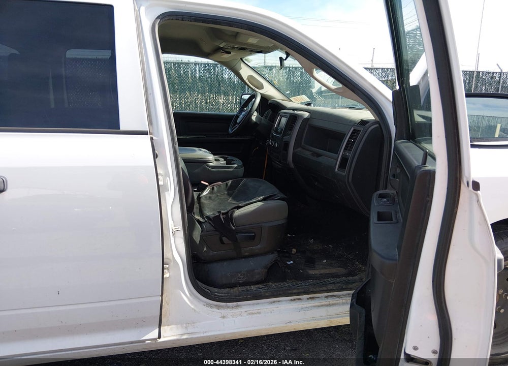 2018 RAM 1500 TRADESMAN  4X2 6'4 BOX VIN: 1C6RR6FT5JS305072
