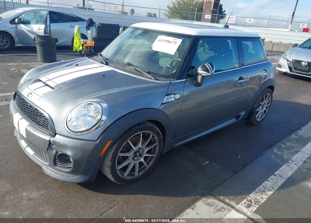 2008 MINI COOPER S VIN: WMWMF73578TV33938