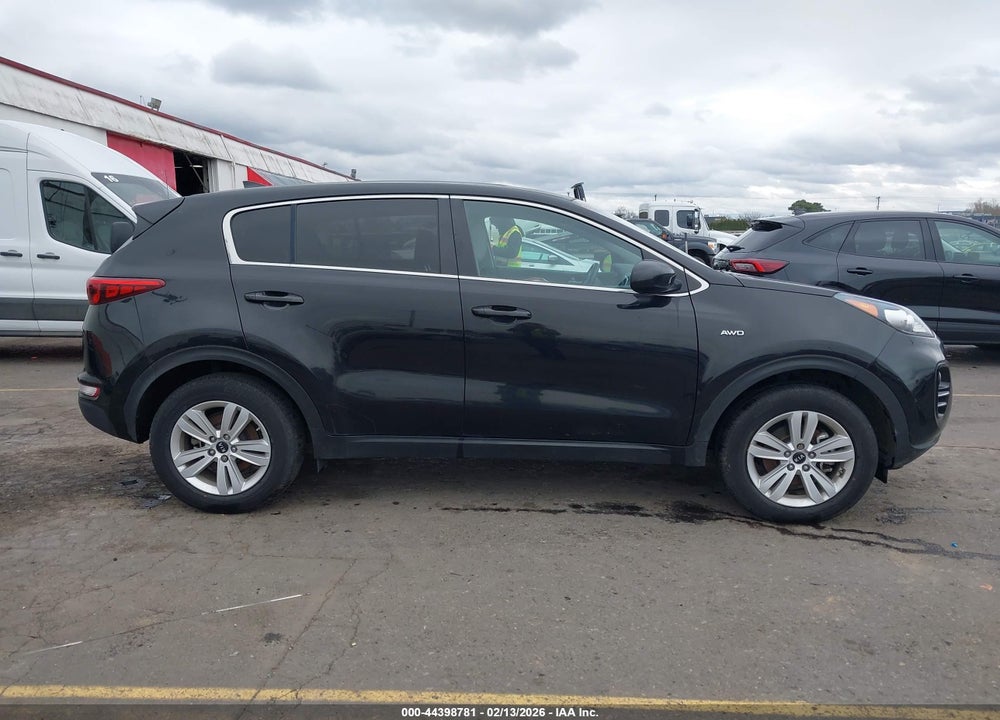 2018 KIA SPORTAGE LX VIN: KNDPMCACXJ7436778
