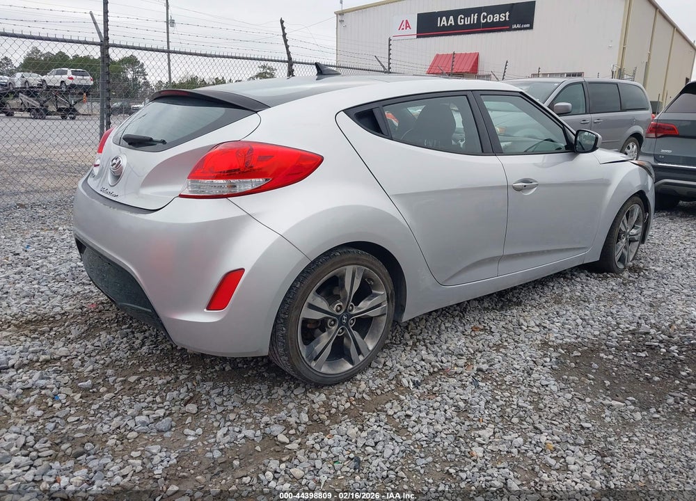 2017 HYUNDAI VELOSTER VALUE EDITION VIN: KMHTC6AD5HU322920