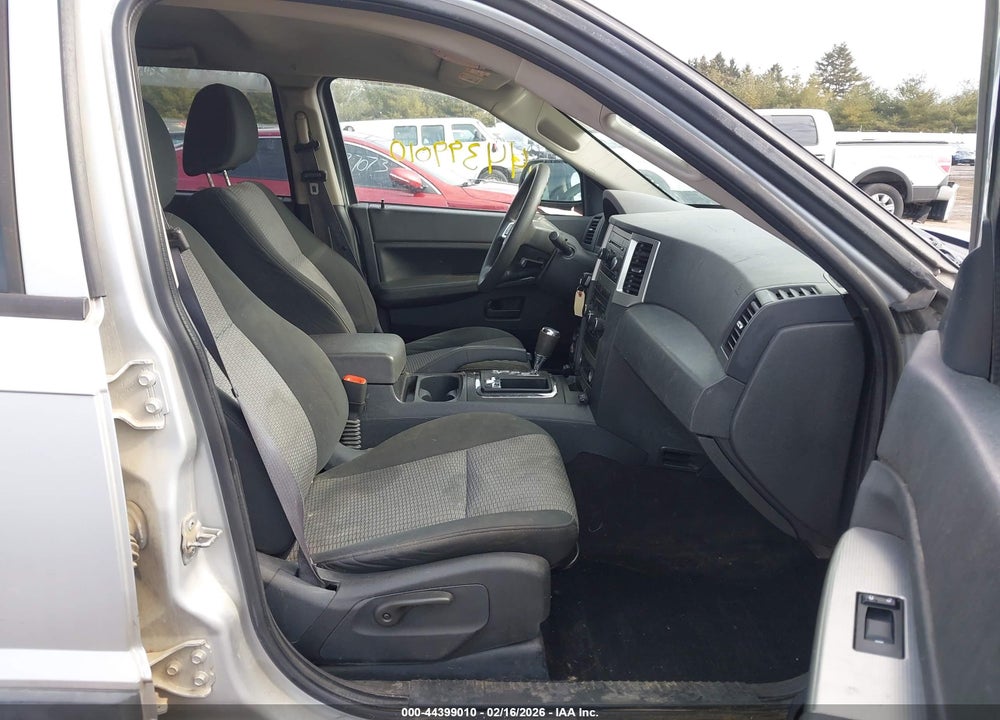 2008 JEEP GRAND CHEROKEE LAREDO VIN: 1J8HR48N18C204874