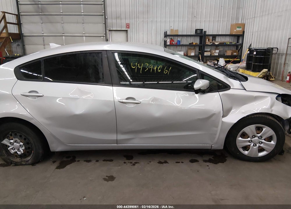 2018 KIA FORTE LX VIN: 3KPFK4A78JE236590