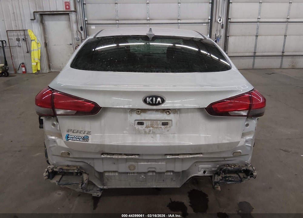2018 KIA FORTE LX VIN: 3KPFK4A78JE236590