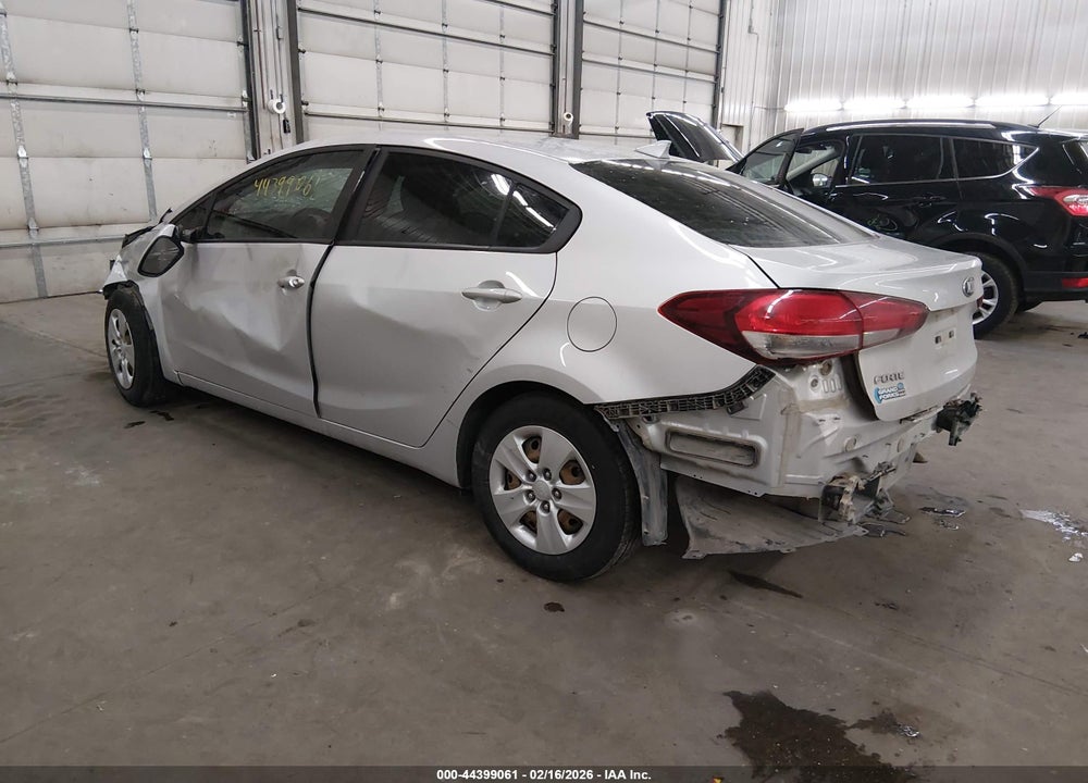 2018 KIA FORTE LX VIN: 3KPFK4A78JE236590