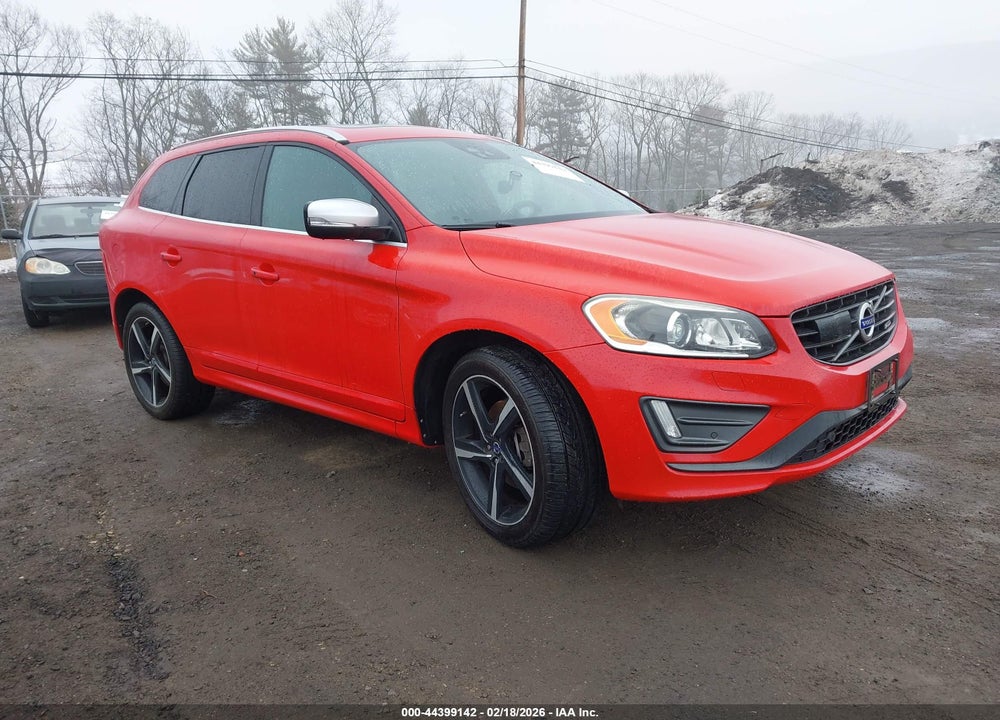 2014 VOLVO XC60 T6 R-DESIGN PLATINUM VIN: YV4902DZ4E2557451