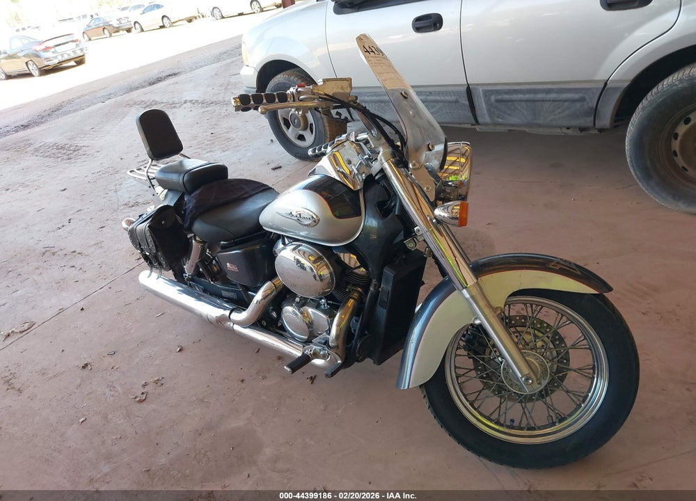 2003 HONDA VT750 CDC VIN: JH2RC446X3M701878