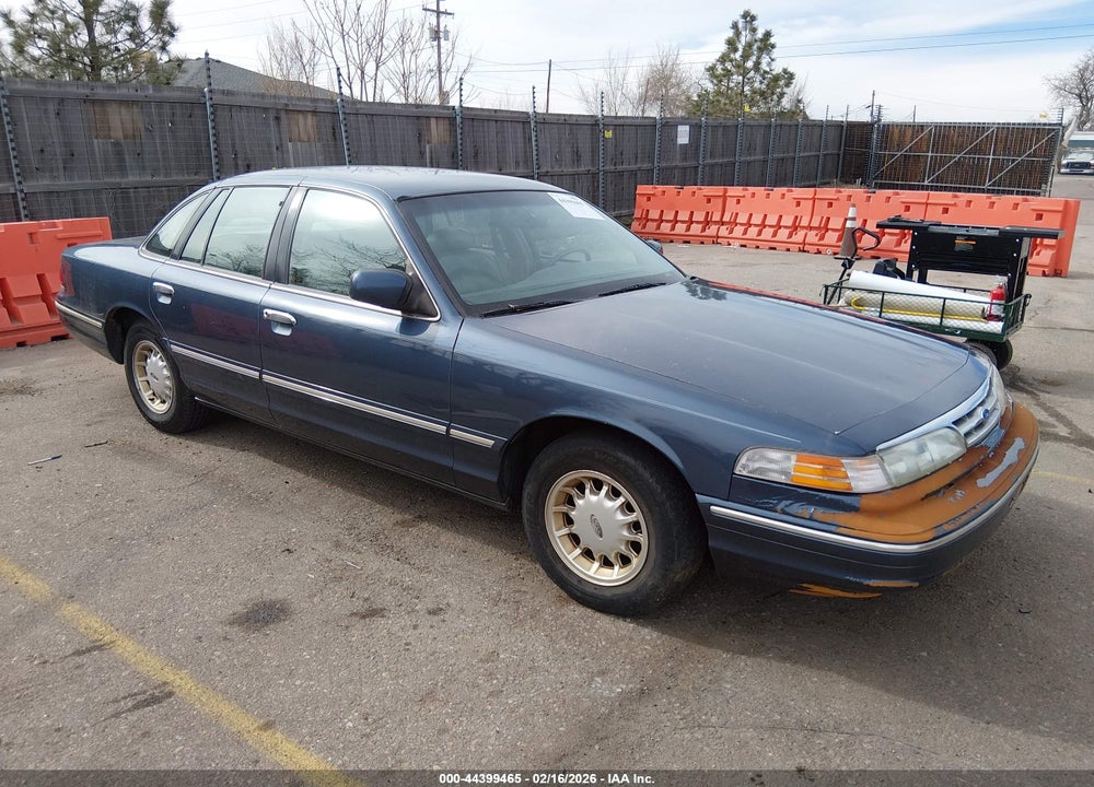 1996 FORD CROWN VICTORIA LX VIN: 2FALP74W3TX166458