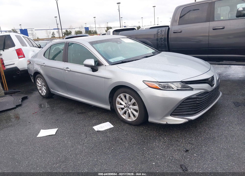2018 TOYOTA CAMRY LE VIN: 4T1B11HK5JU135918