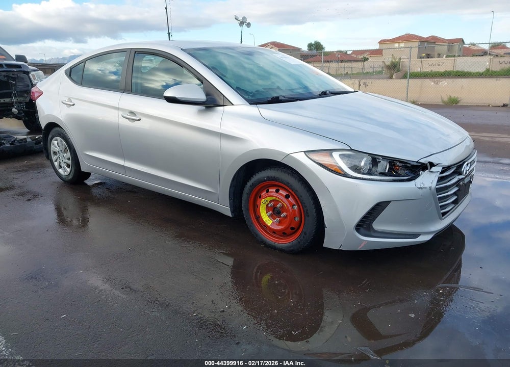 2018 HYUNDAI ELANTRA SE VIN: KMHD74LF2JU679053