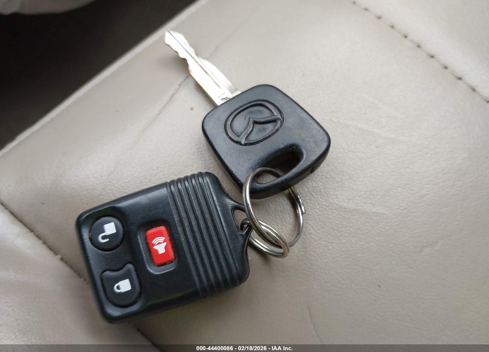 2004 MAZDA TRIBUTE ES V6 VIN: 4F2CZ06184KM11109