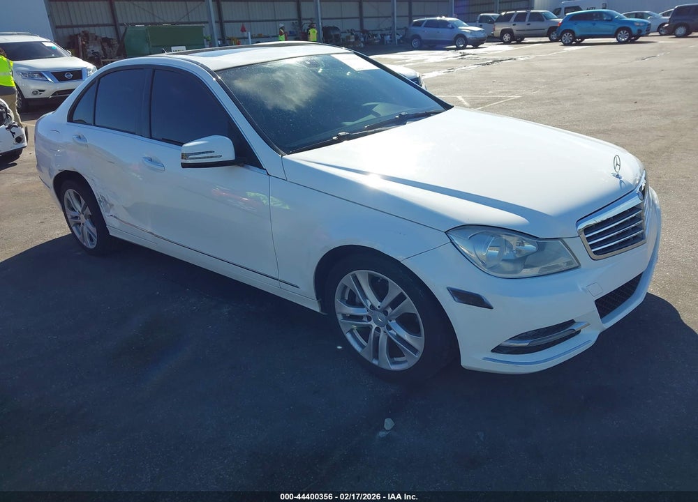 2013 MERCEDES-BENZ C 250 LUXURY VIN: WDDGF4HB7DR300815