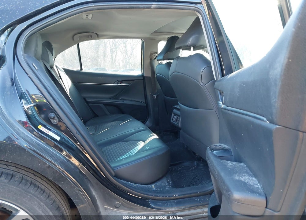 2018 TOYOTA CAMRY SE VIN: 4T1B11HK2JU602180