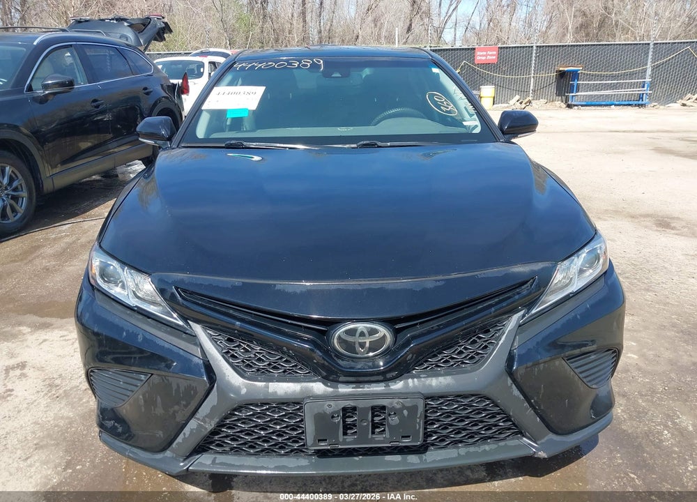 2018 TOYOTA CAMRY SE VIN: 4T1B11HK2JU602180