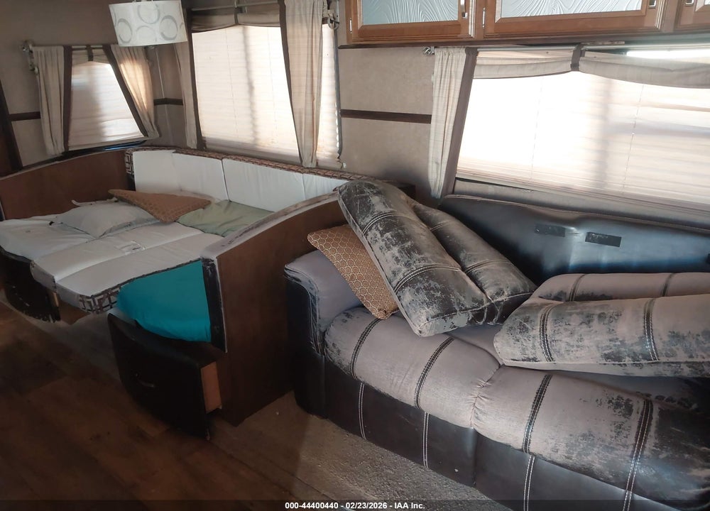 2016 SALEM 29Q VIN: 4X4TSBE25GU078994