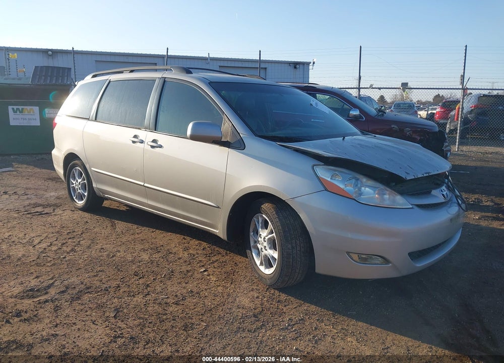 2004 TOYOTA SIENNA XLE VIN: 5TDZA22C34S219867