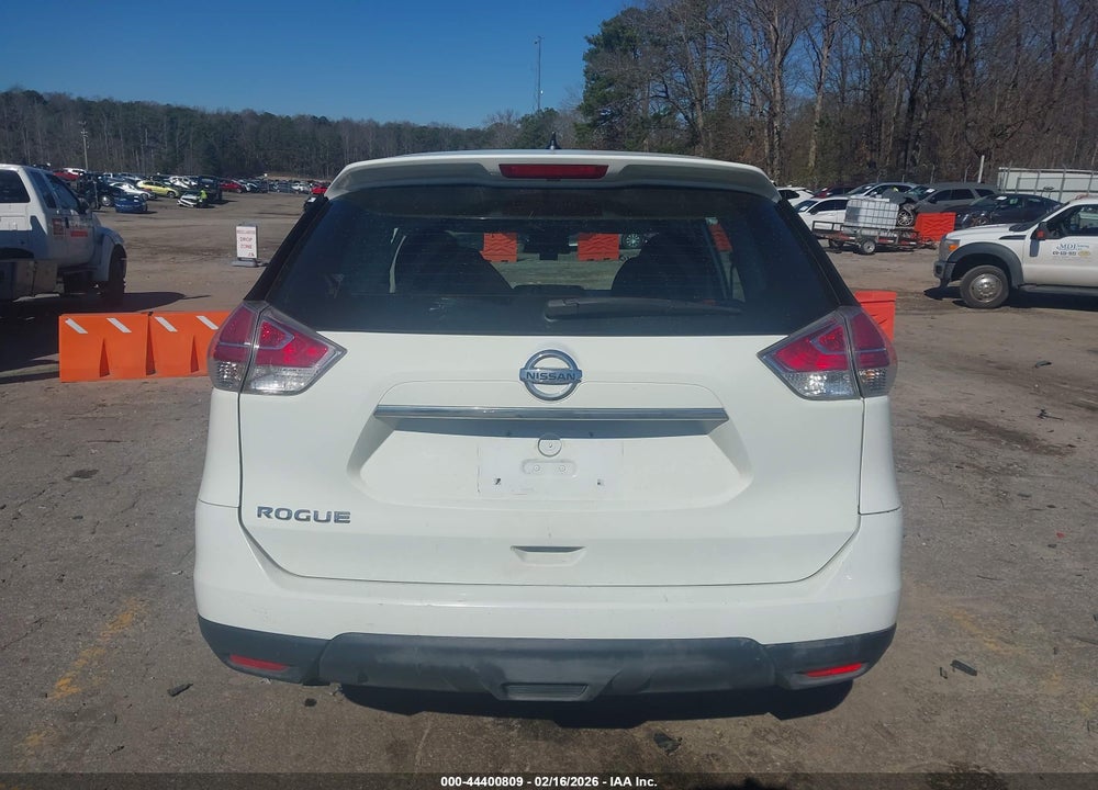 2015 NISSAN ROGUE S VIN: 5N1AT2MT6FC858037
