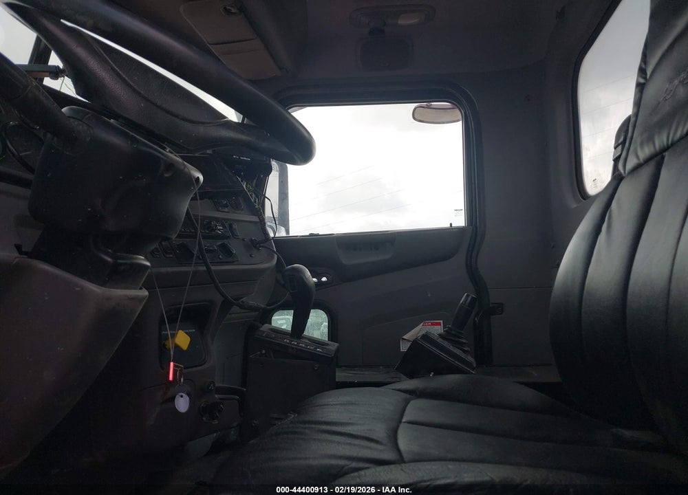 2015 PETERBILT 365 VIN: 1NPSL70XXFD285788