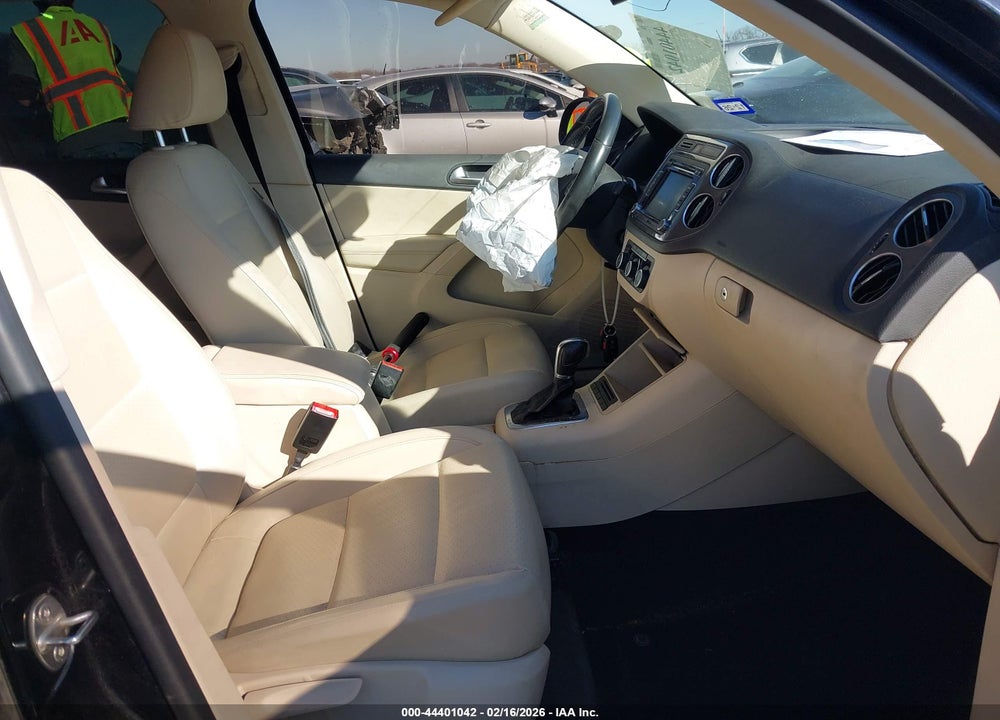 2012 VOLKSWAGEN TIGUAN SE VIN: WVGAV7AX8CW521460