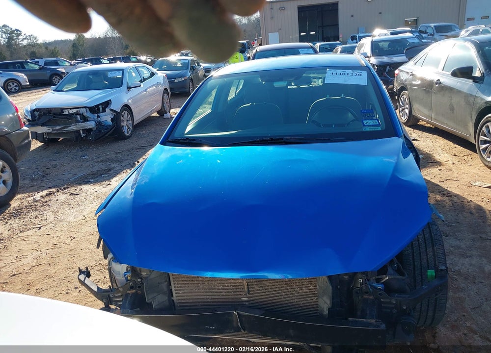 2017 HYUNDAI ELANTRA SE VIN: KMHD84LF4HU208559