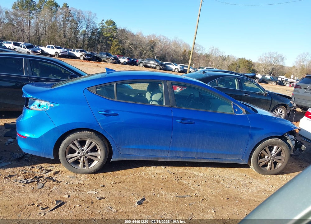 2017 HYUNDAI ELANTRA SE VIN: KMHD84LF4HU208559