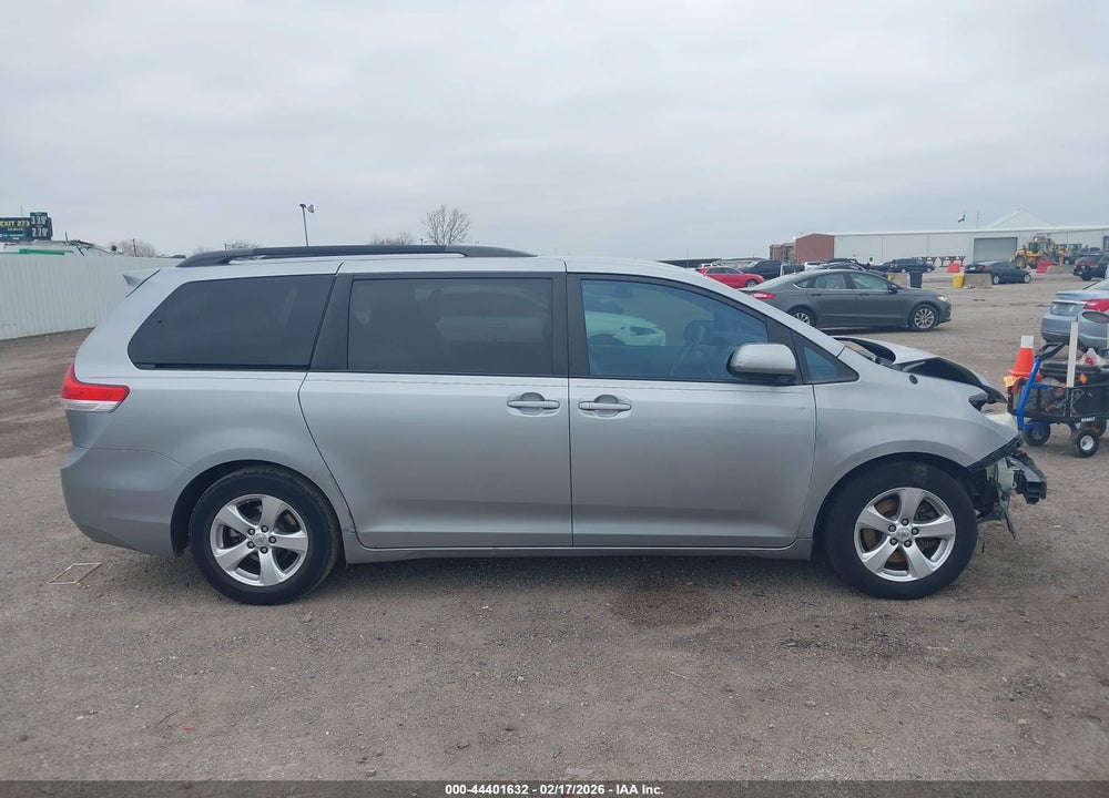 2011 TOYOTA SIENNA LE V6 VIN: 5TDKK3DC8BS173385