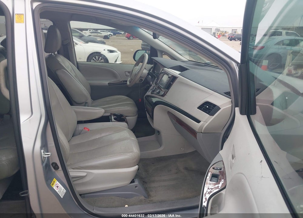 2011 TOYOTA SIENNA LE V6 VIN: 5TDKK3DC8BS173385