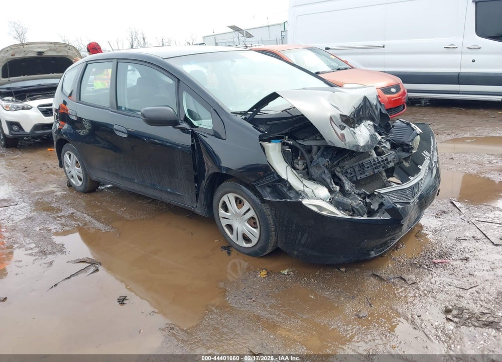 2011 HONDA FIT VIN: JHMGE8H32BC023325