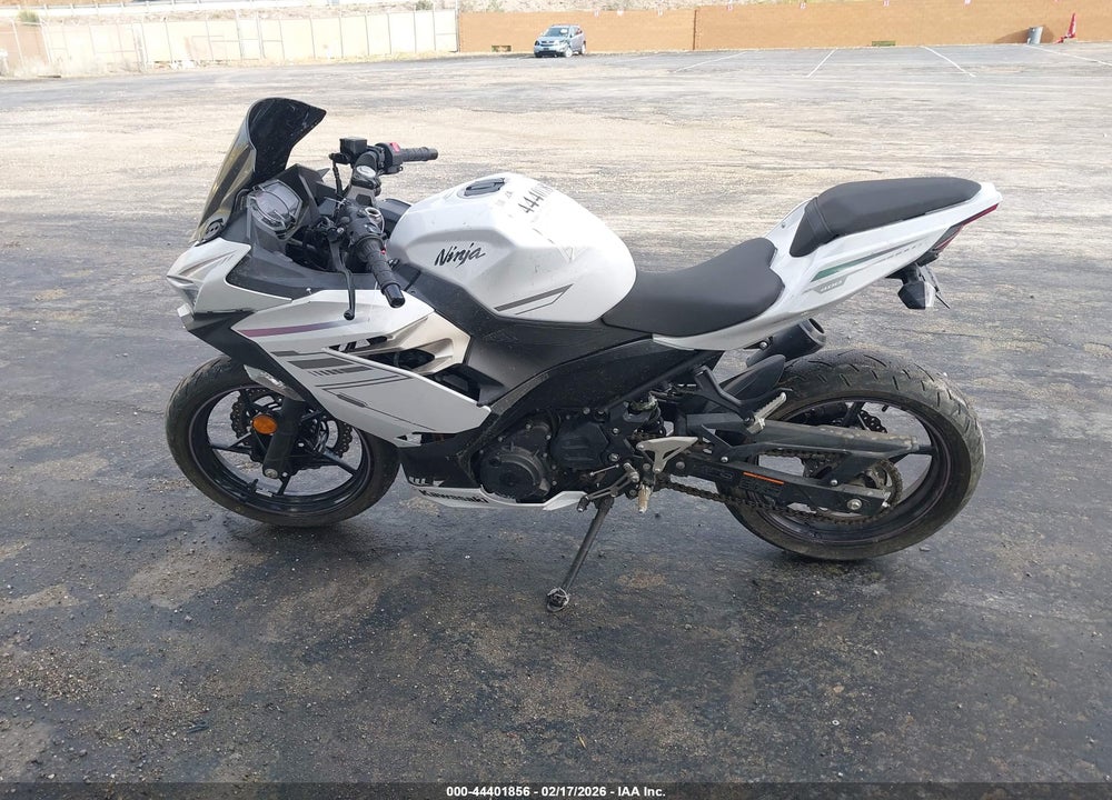 2023 KAWASAKI EX400 VIN: JKAEXKG11PDAK9423