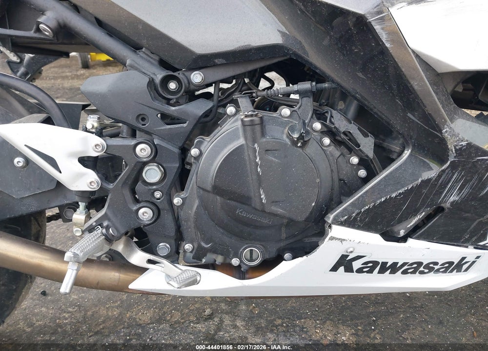 2023 KAWASAKI EX400 VIN: JKAEXKG11PDAK9423