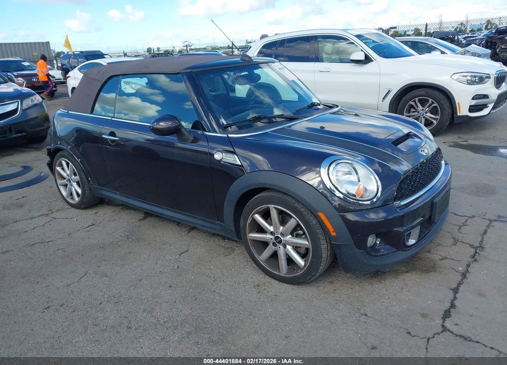 2012 MINI COOPER S VIN: WMWZP3C5XCT549880