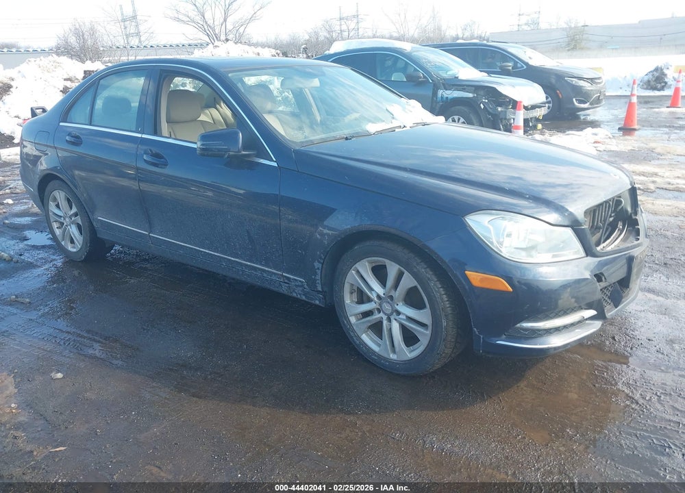 2013 MERCEDES-BENZ C 300 LUXURY 4MATIC VIN: WDDGF8ABXDR254141